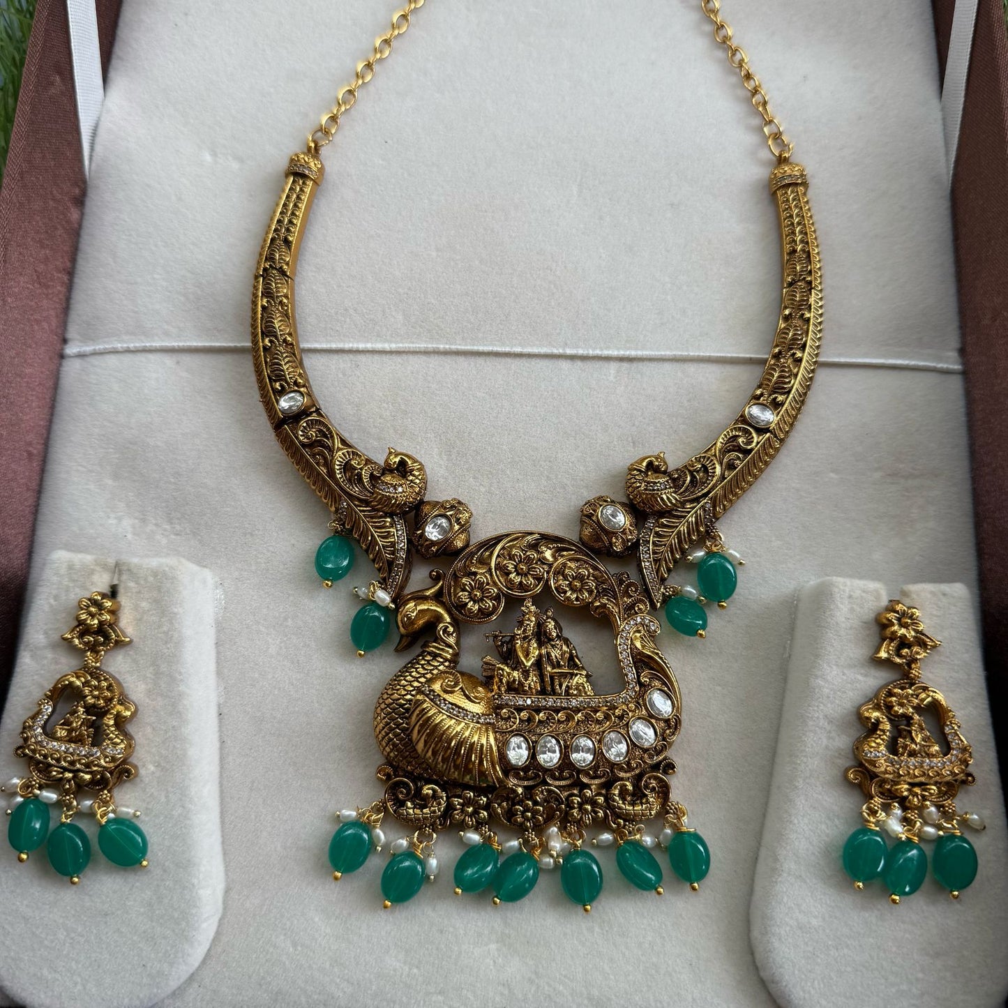 KRISH RADHA NECKPIECE