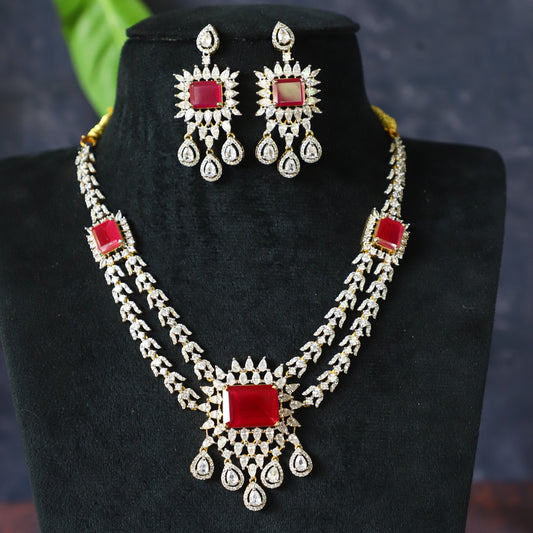 LAYERIED AD NECKPIECE