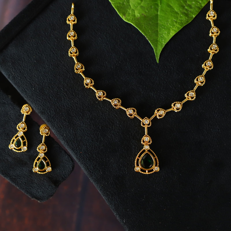 "TINY TINY NECKPIECE
