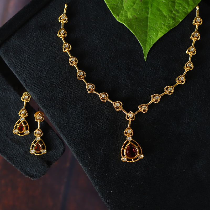 "TINY TINY NECKPIECE