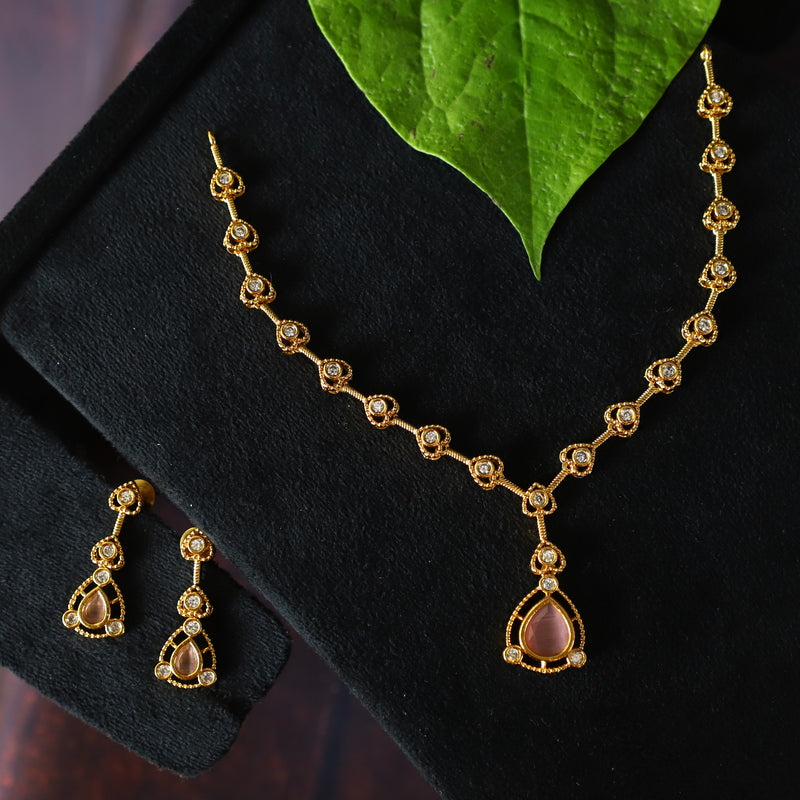 "TINY TINY NECKPIECE