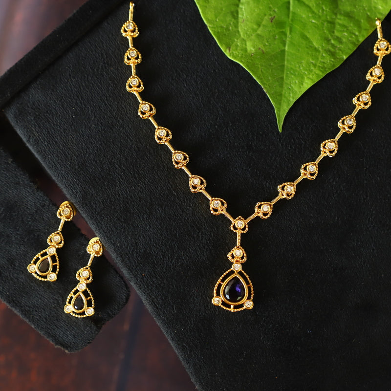 "TINY TINY NECKPIECE