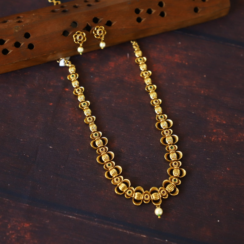 SIMPLE NALLIKA MALA