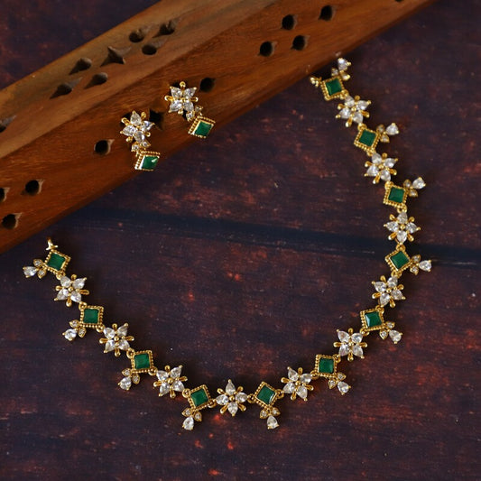 EMERALD NAKSHA NECKPIECE