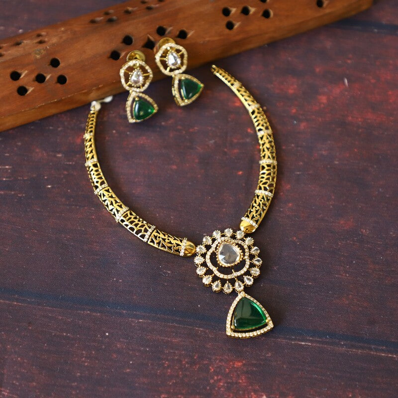 MANJU WARRIER NECKLACE