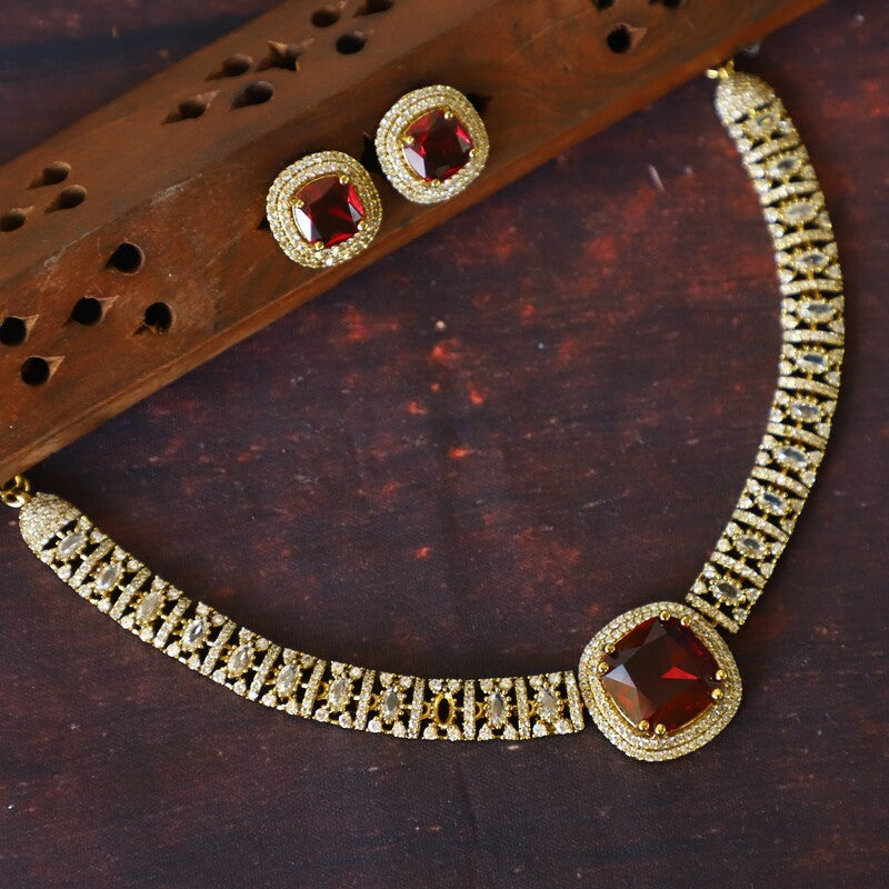 ELEGANT VICTORIAN NECKPIECES