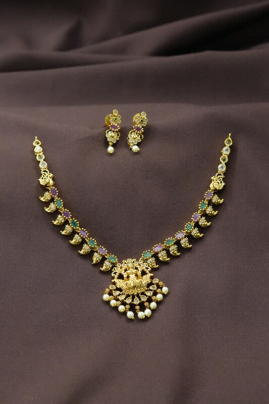 Matta finish Neckpiece
