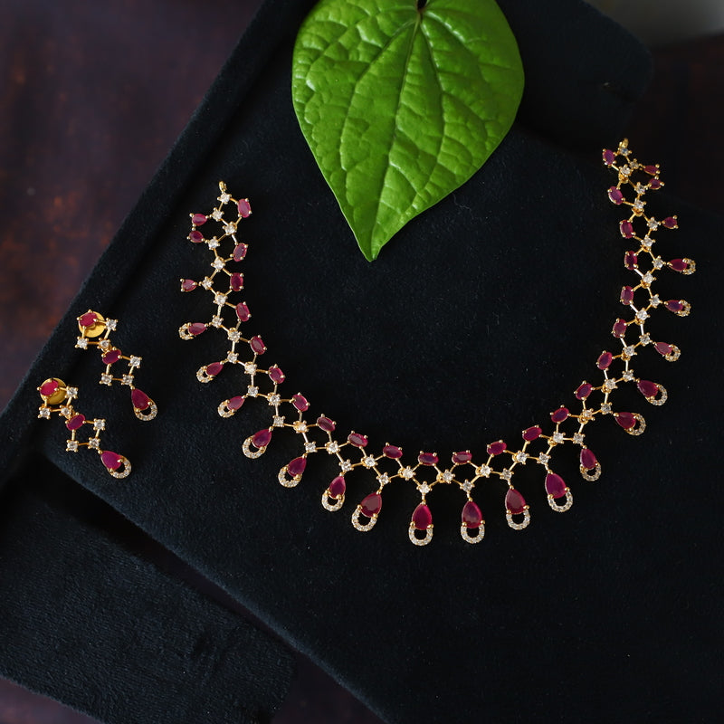 RUBI- NECKPIECE