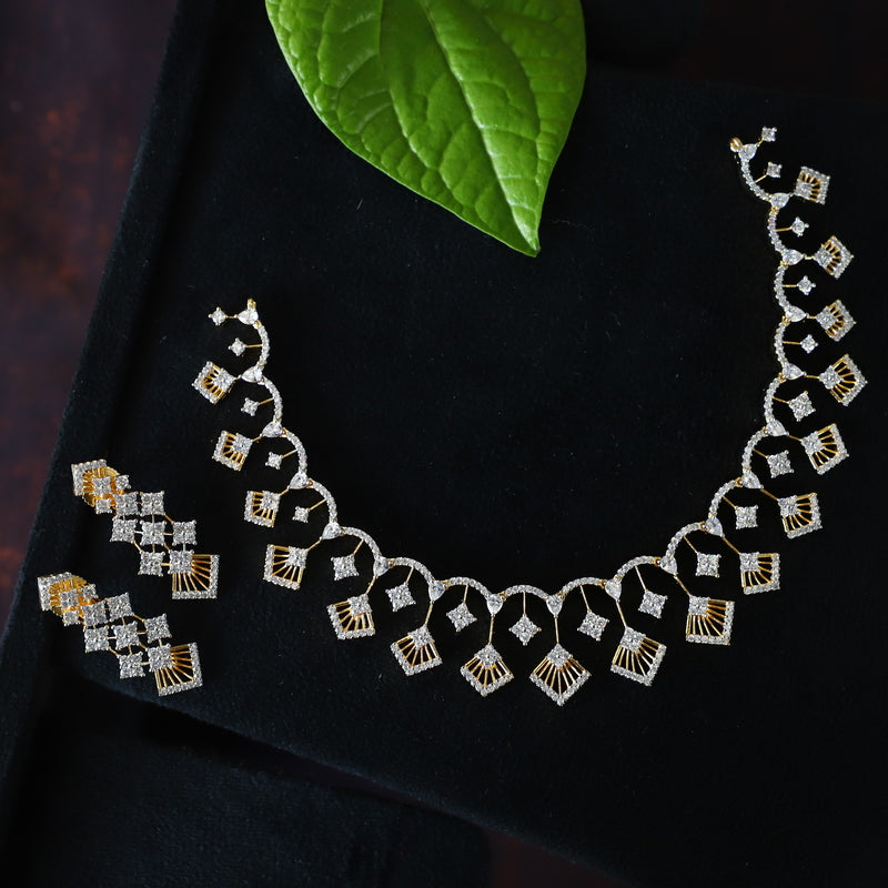TWINKLE NECKPIECE