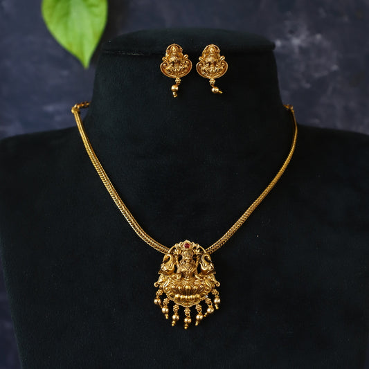 WARBLER NECKPIECE