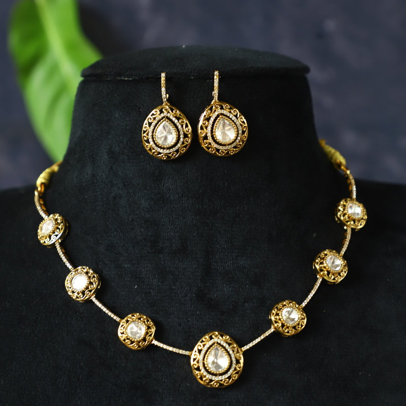 KUNDHAN NECKPIECE