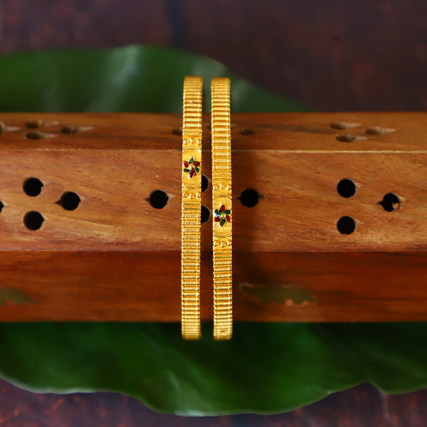 ELEGANT BANGLE