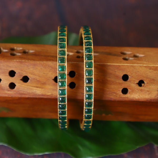 EMERALD GREEN BANGLE