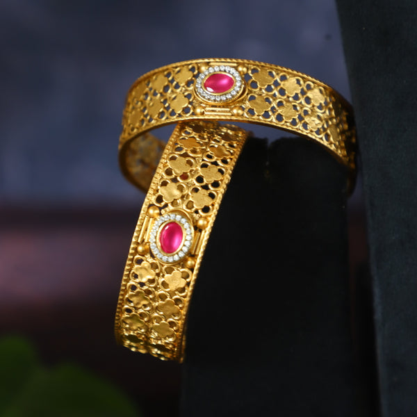 Oval RUBI BANGLE