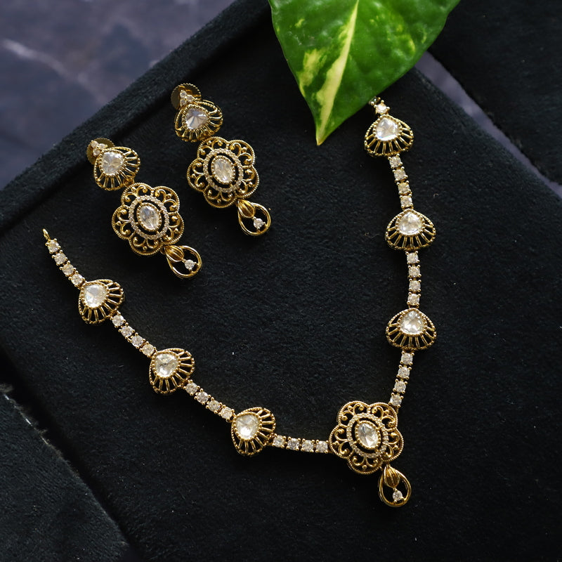 CRAB NECKPIECE