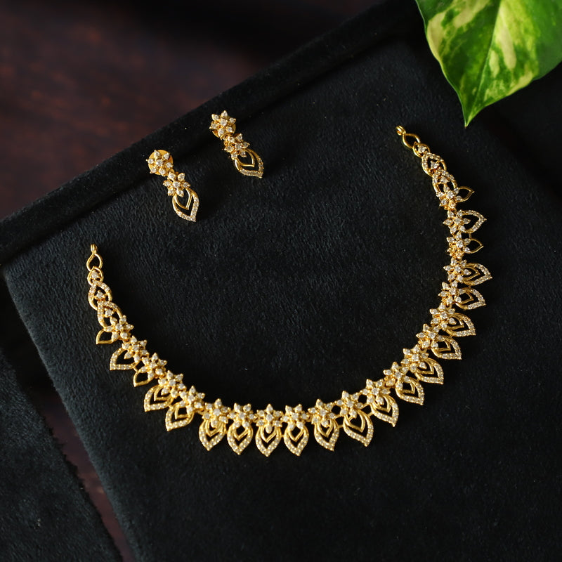 HALDI NECKPIECE