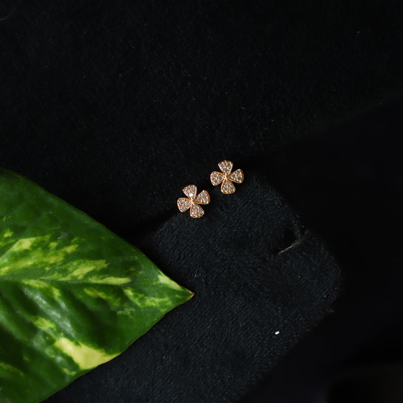 WALRUS EARRING