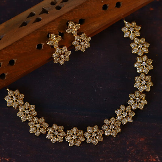 FLORAL NECKPIECE