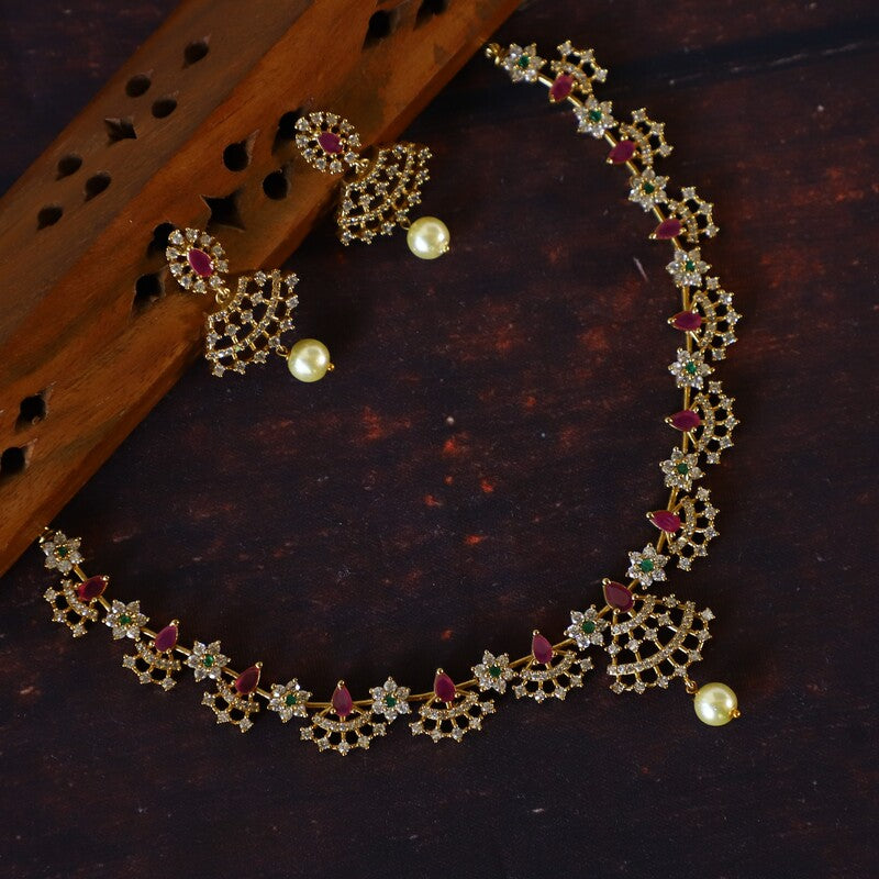 VISRI NECKPIECE