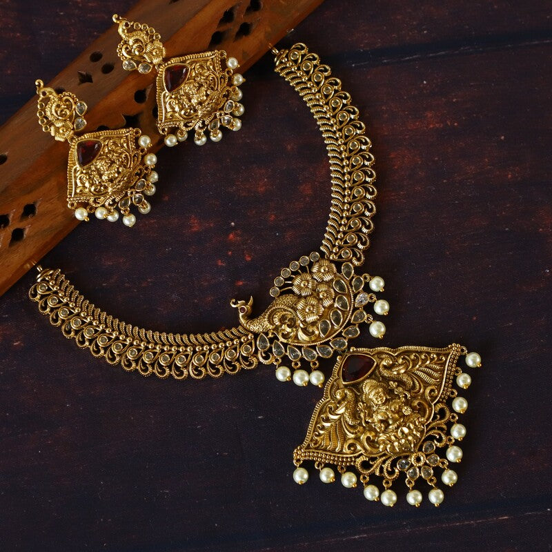 PEACOCK LAXI NECKPIECE