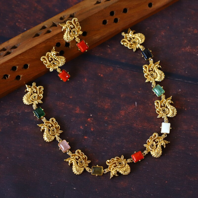 NAVARATHA TAYEER NECKPIECE