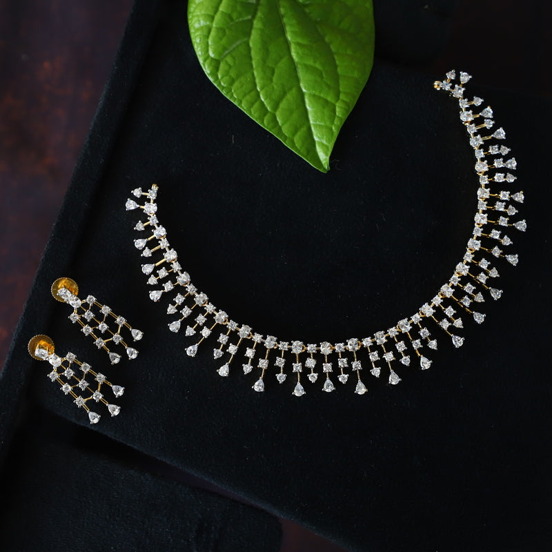 GLINT NECKPIECE