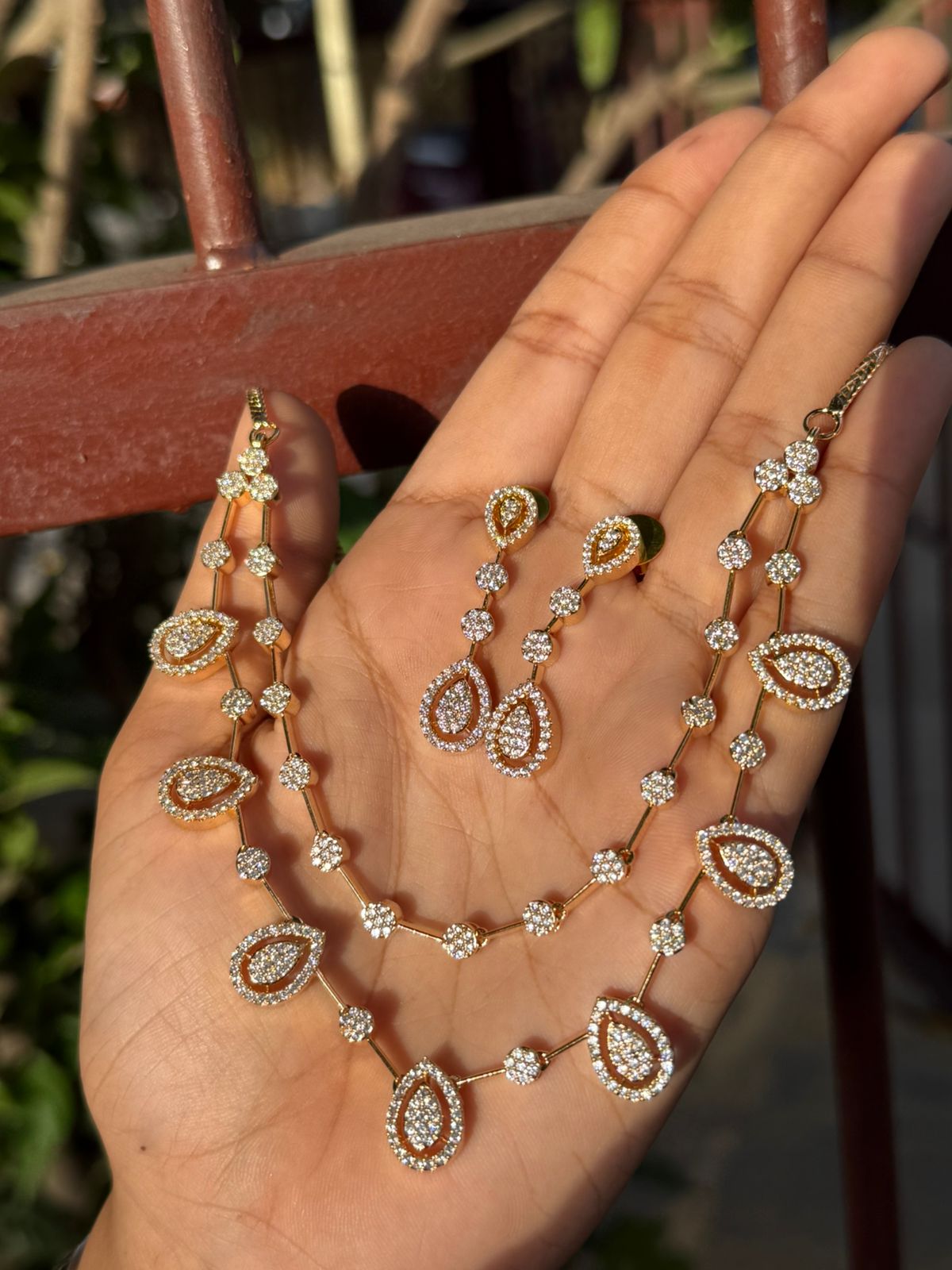 NAVYA NECKPIECE