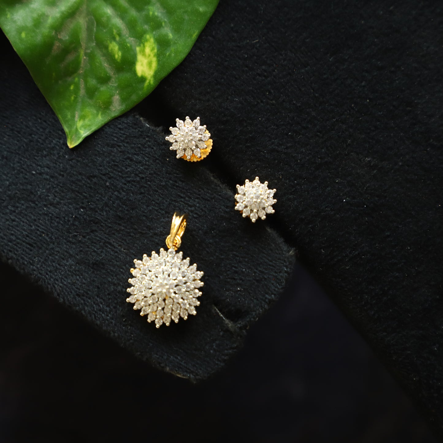 DAFFODIL PENDANT SET