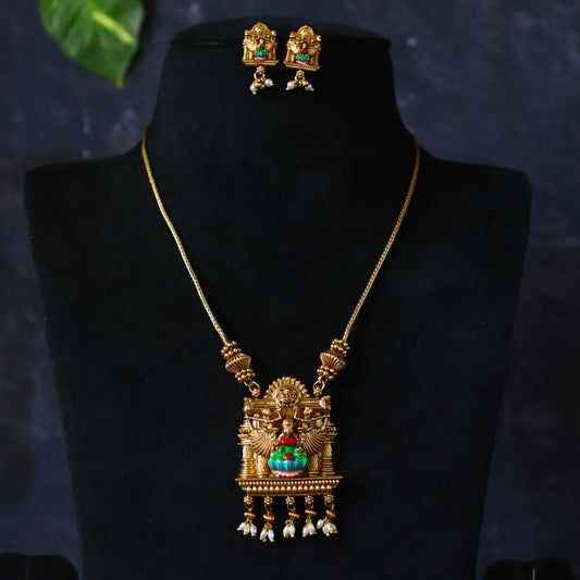 LEOPARD NECKPIECE