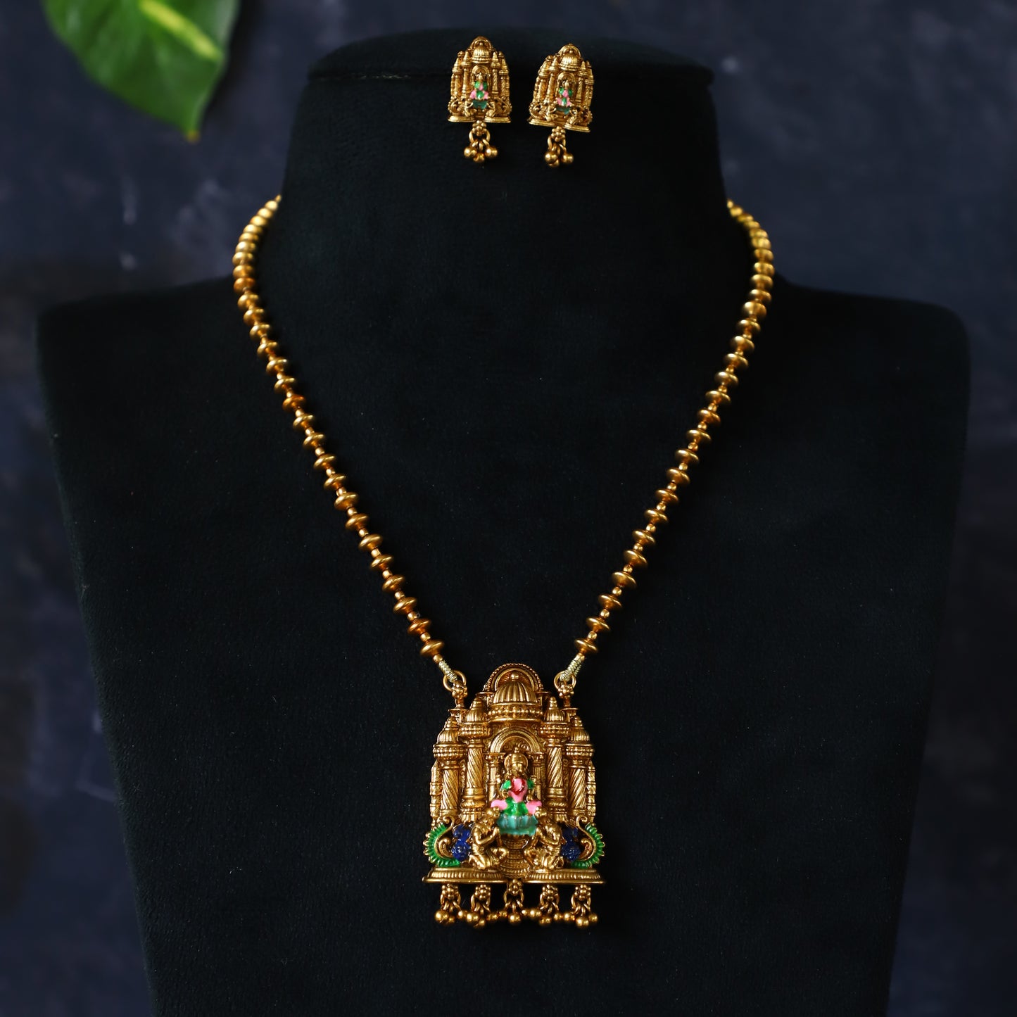 JACKAL NECKPIECE