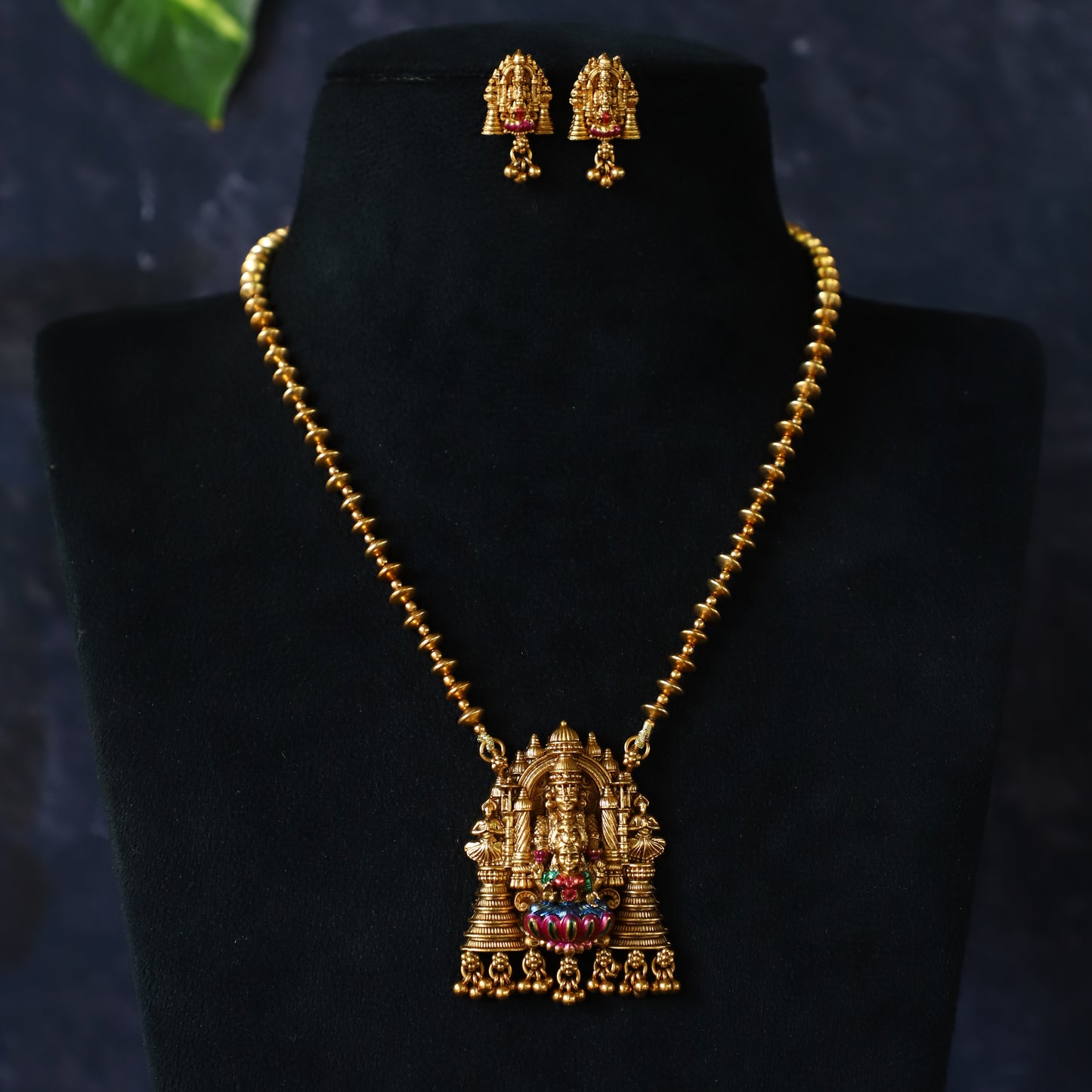 KOALA NECKPIECE