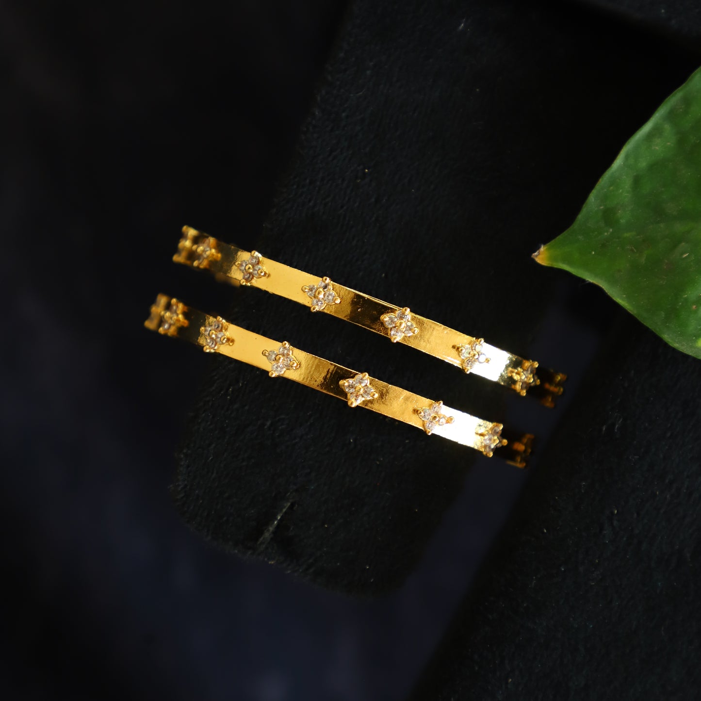 VANILLA BANGLE