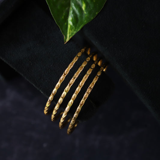 BEECH BANGLE