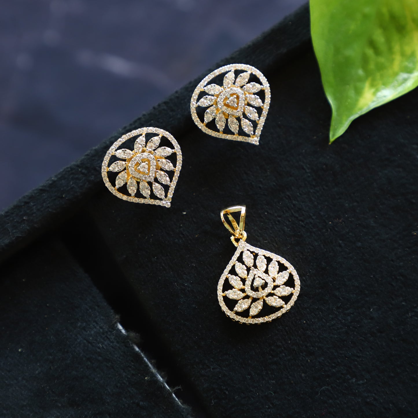 HICKORY PENDANT SET