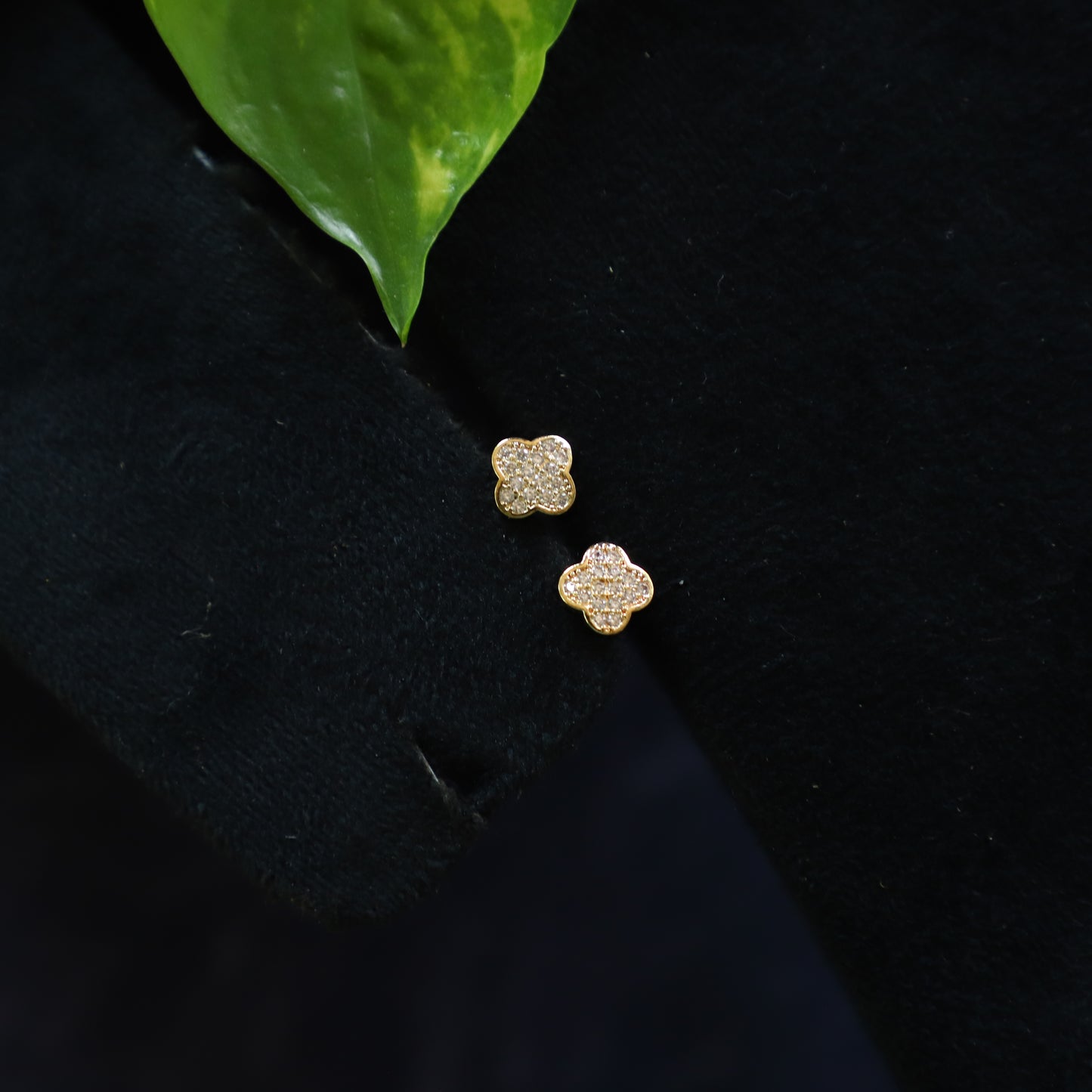 QUAKER EARRING