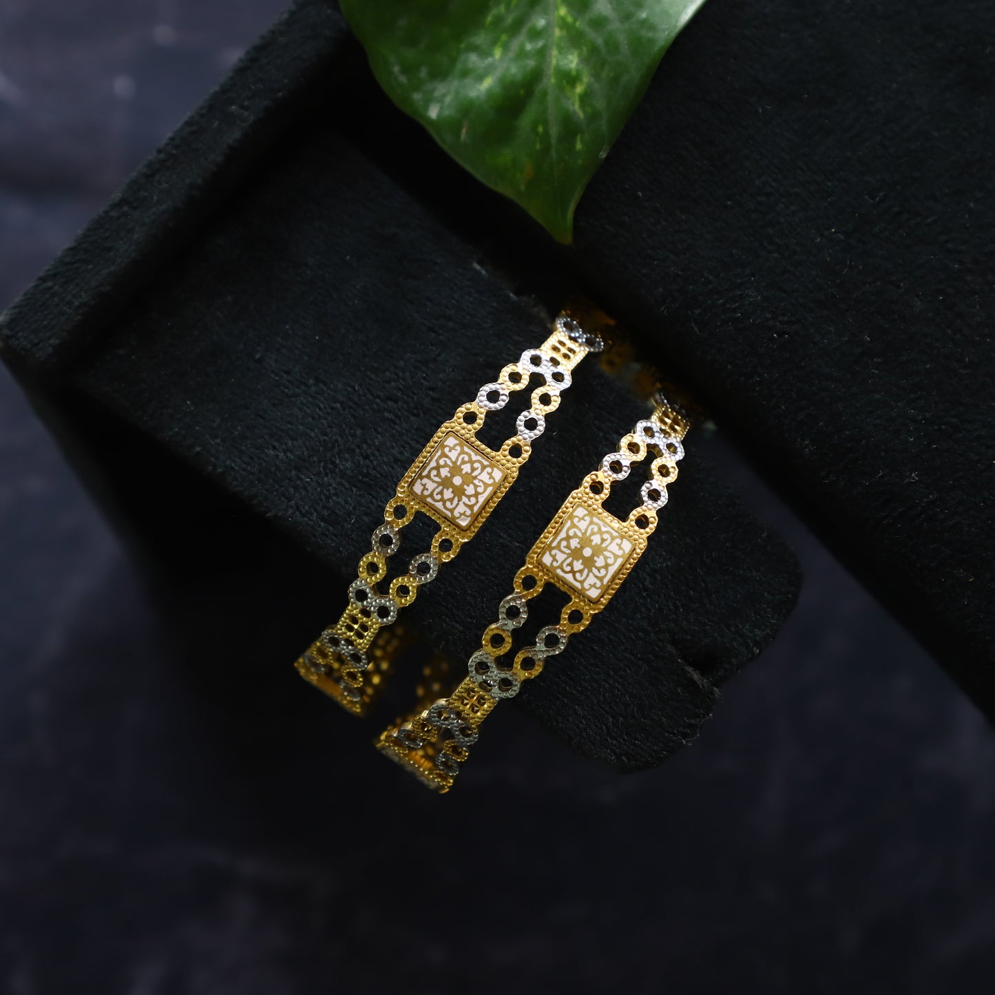 SQURAIED BANGLE