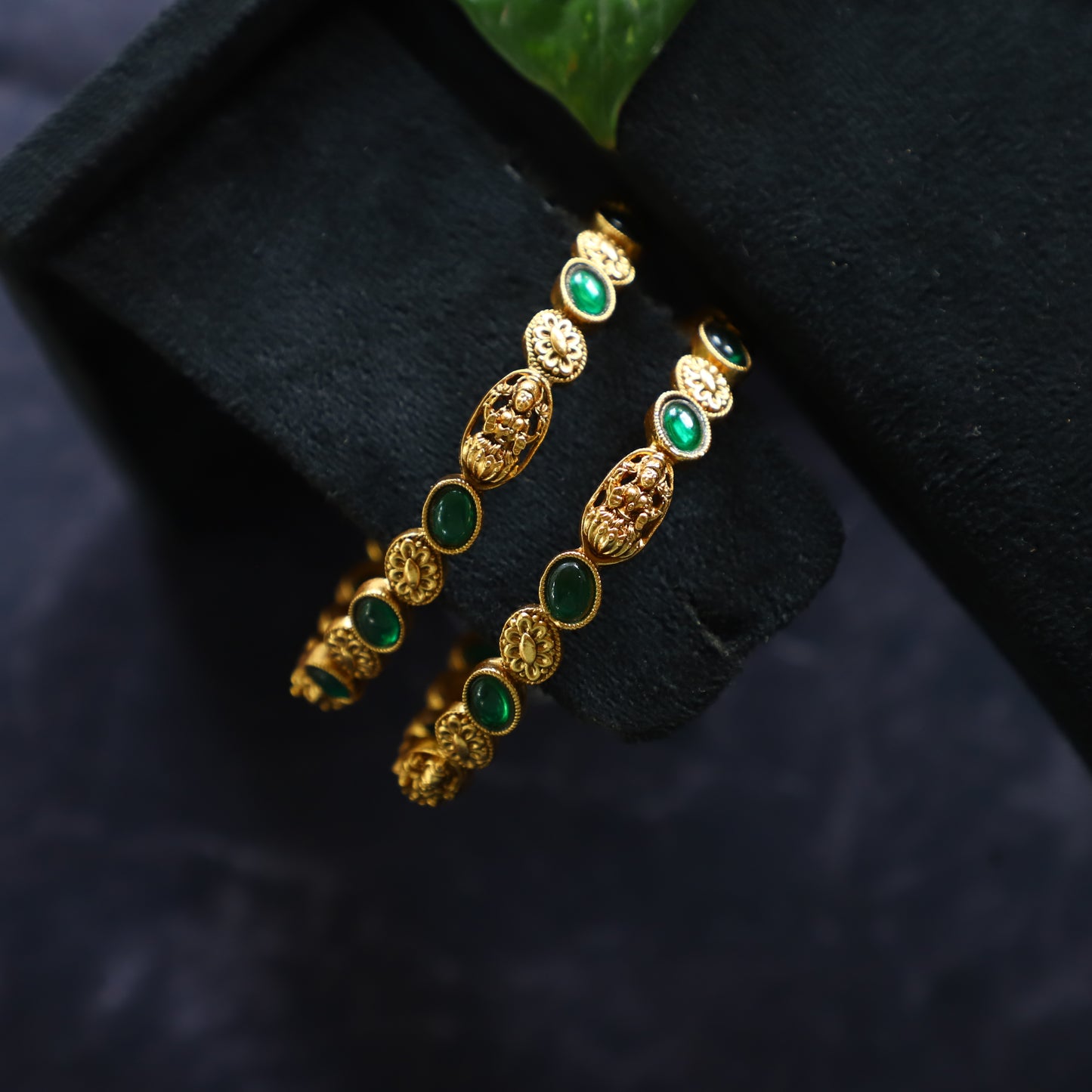 EMERALD GREEN BANGLE
