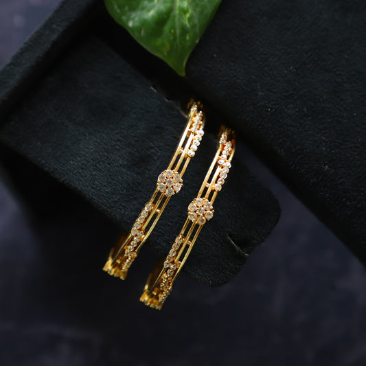 PRETTY FLOWER BANGLE