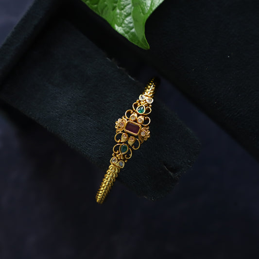 WINDA BANGLE
