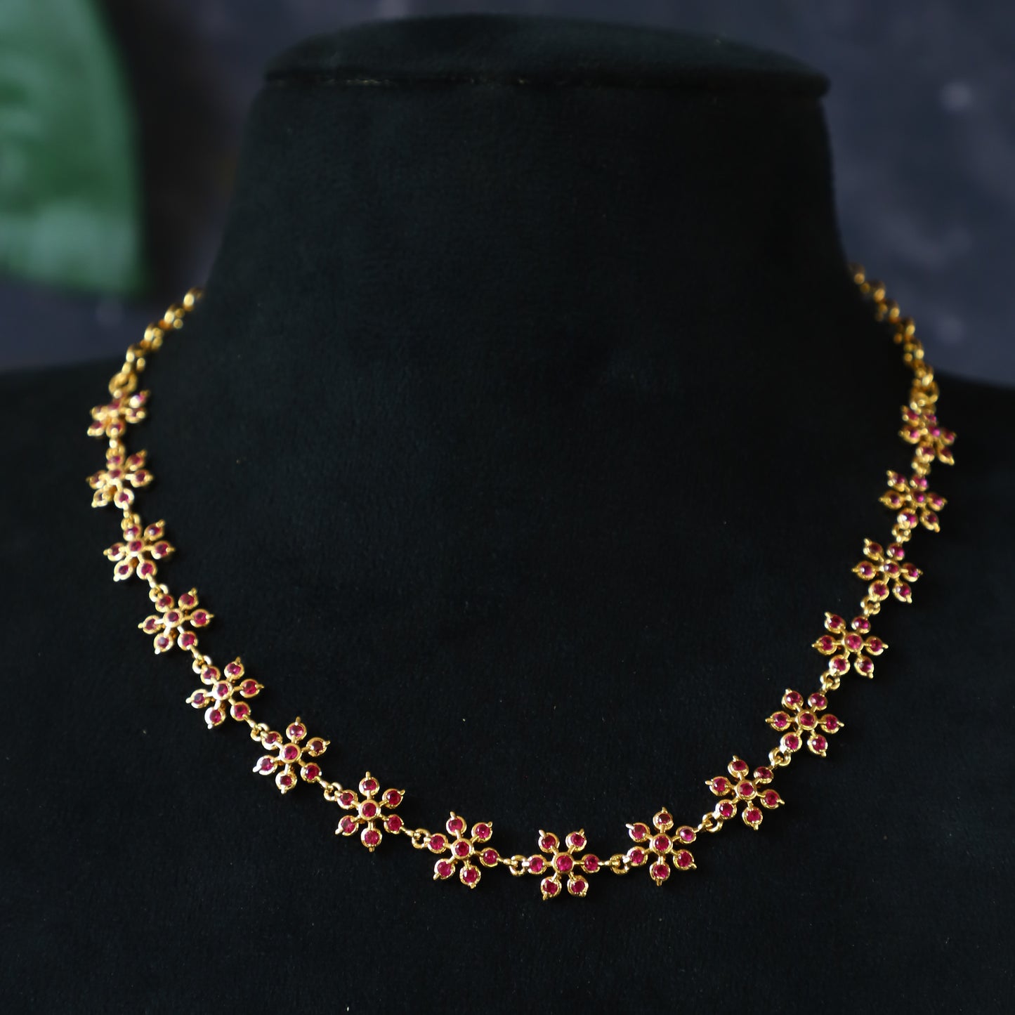 MORGAN NECKPIECE