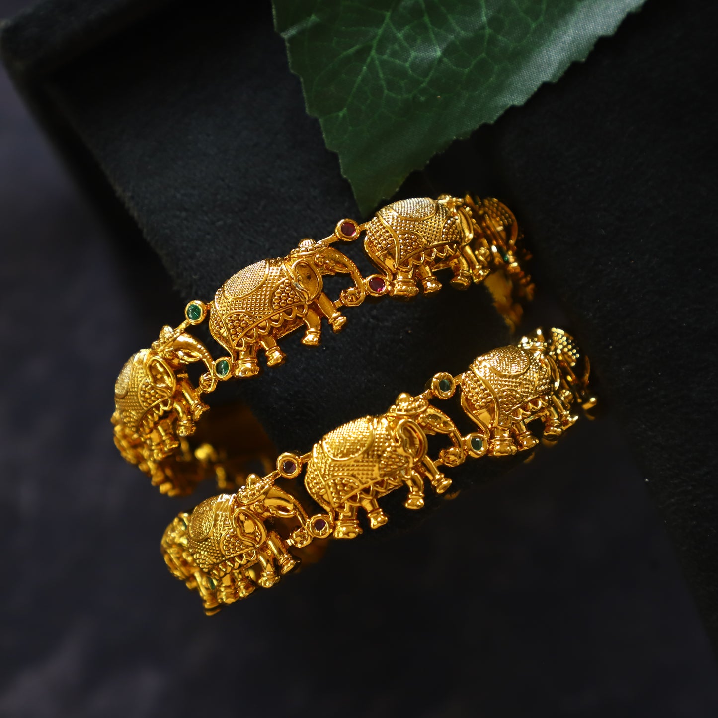 BUTTON BANGLE