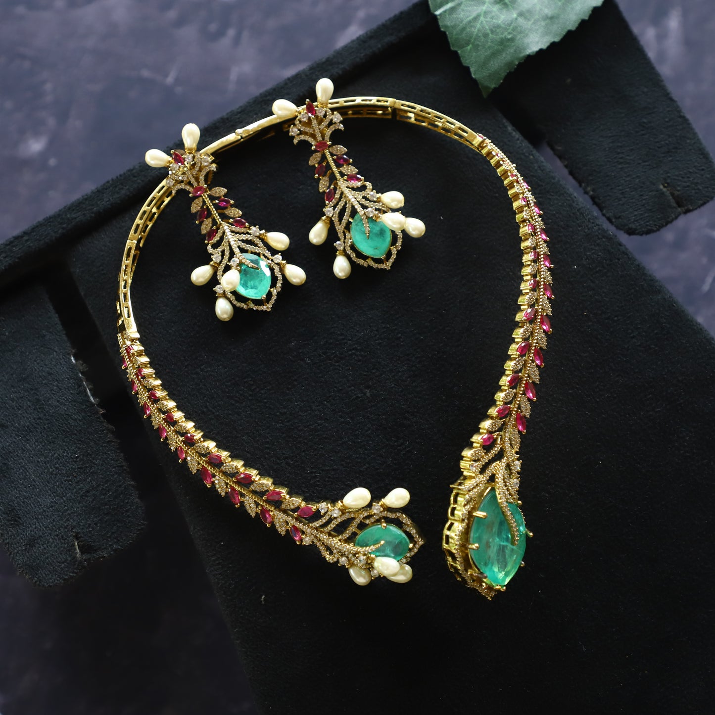 GEORGE NECKPIECE