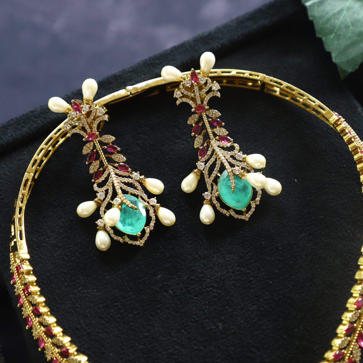 GEORGE NECKPIECE