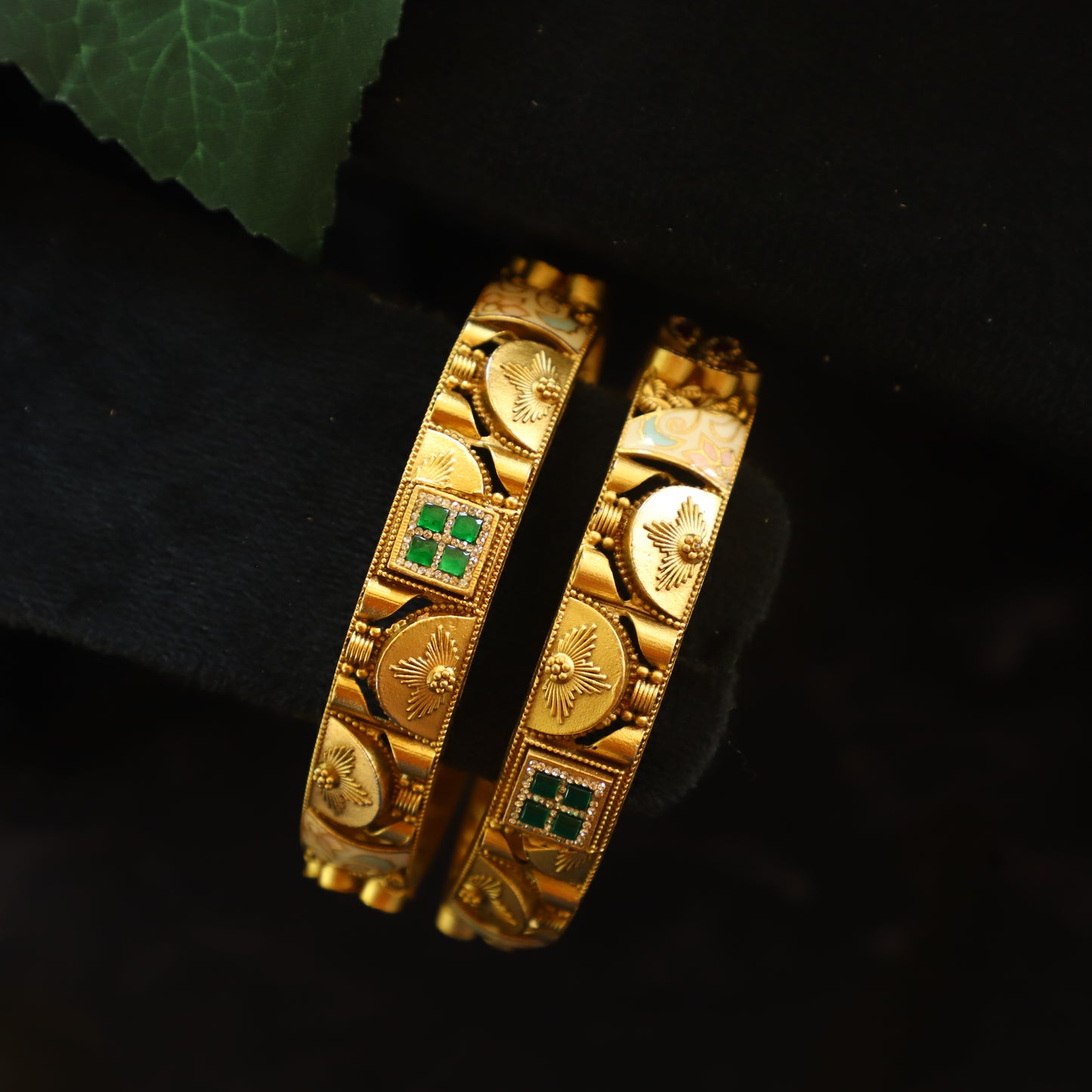'FEATHER 'BANGLES