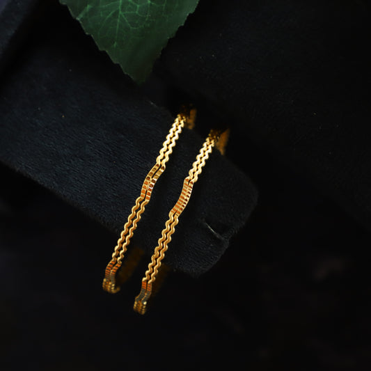 TINY ZIG ZAG BANGLES