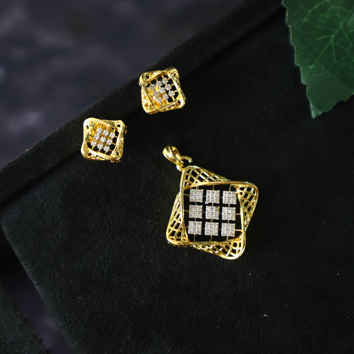 DIAMOND SET