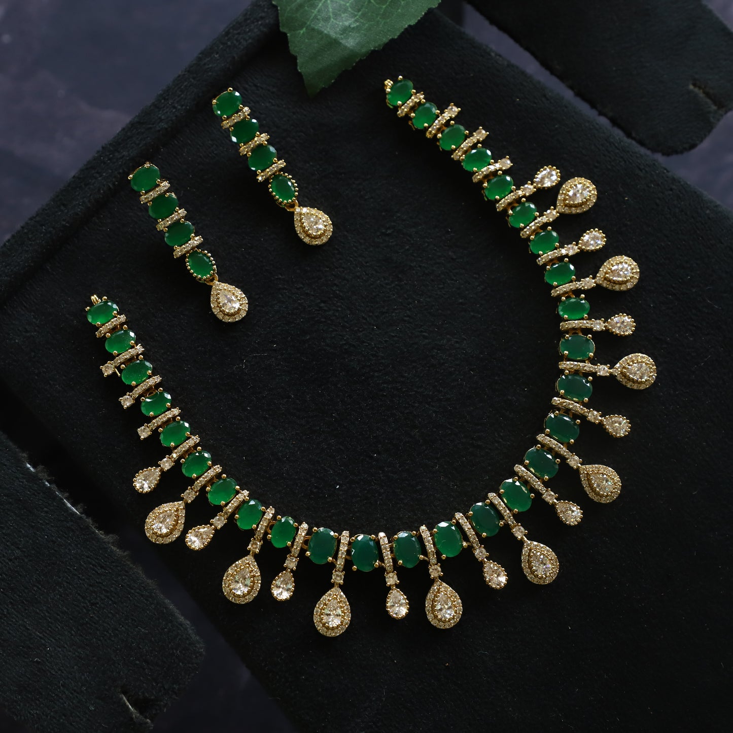 EMI AD NECKPIECE