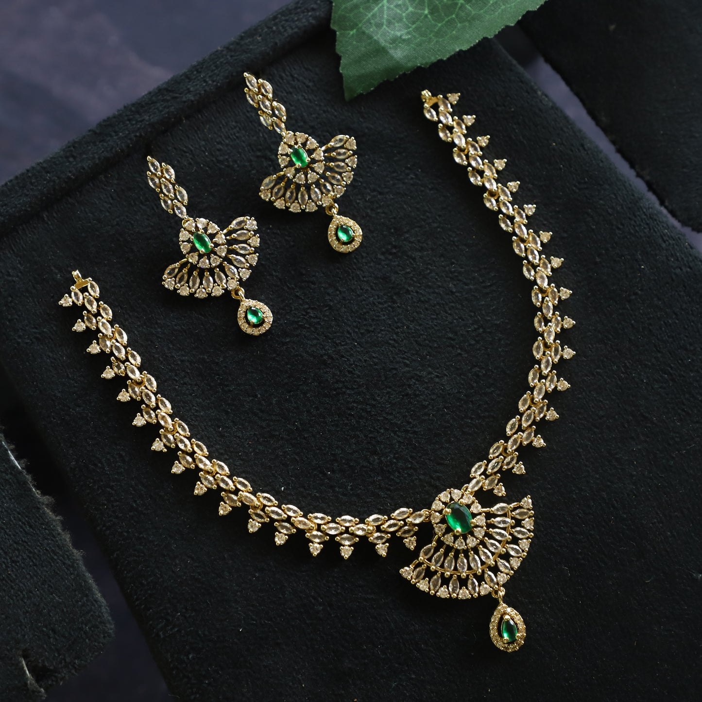 KALIKAM NECKPIECE