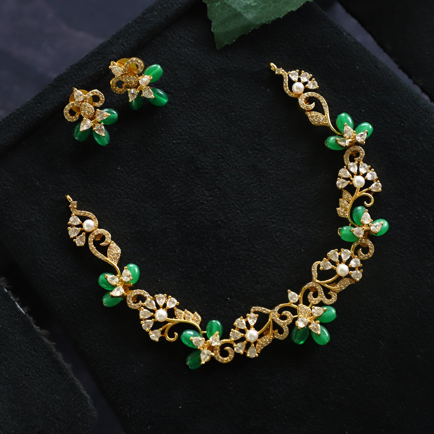 SONGBIRD NECKPIECE