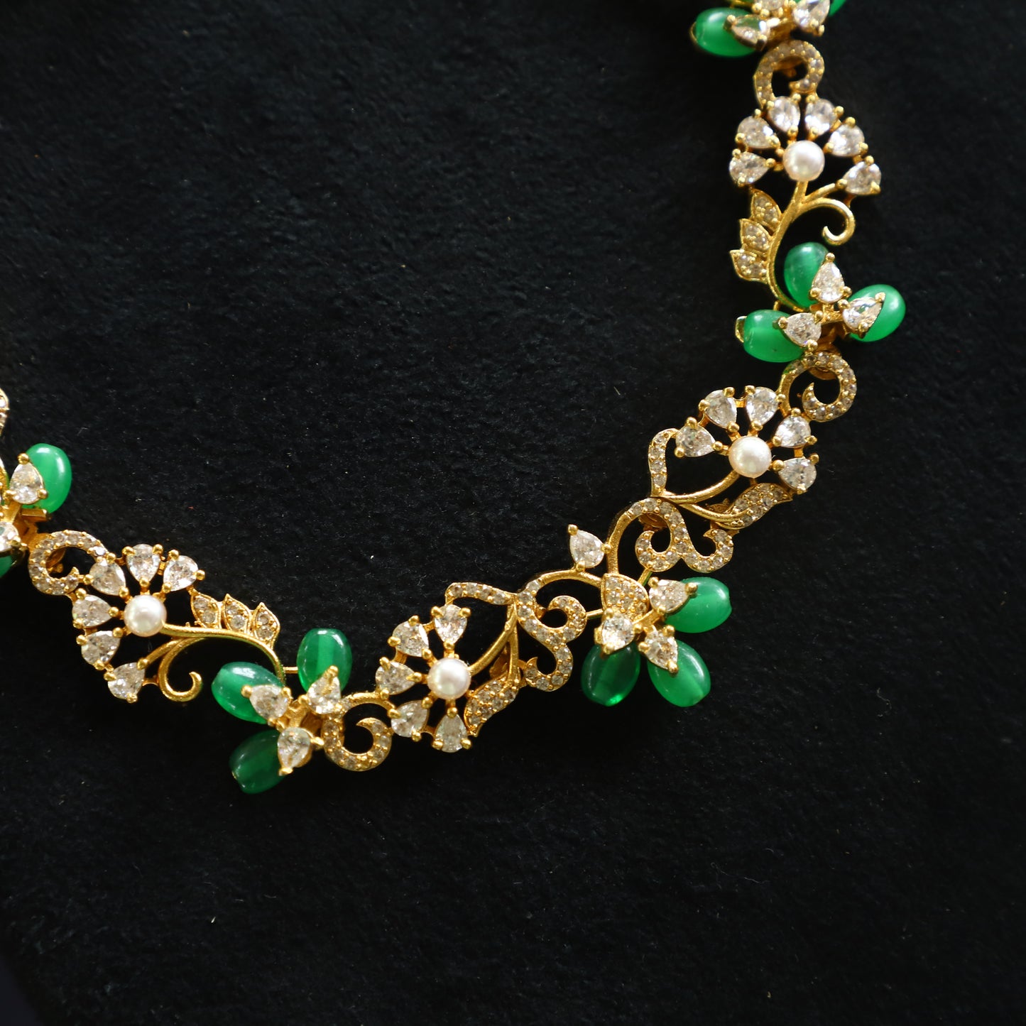 SONGBIRD NECKPIECE
